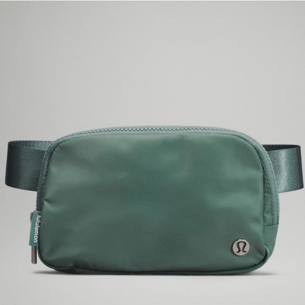 Lululemon Tidewater Teal Belt Bag - Picture 1 of 5